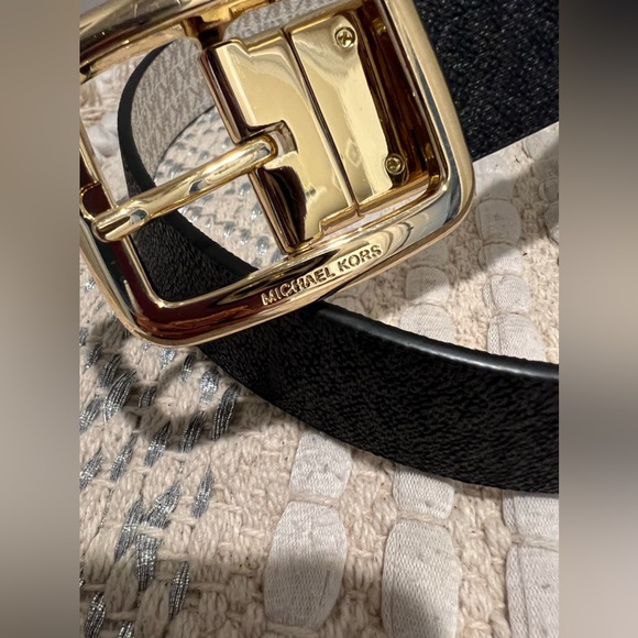 Authentic Michael Kors Women Reversible Belt Size Small White Black - Picture 7 of 12